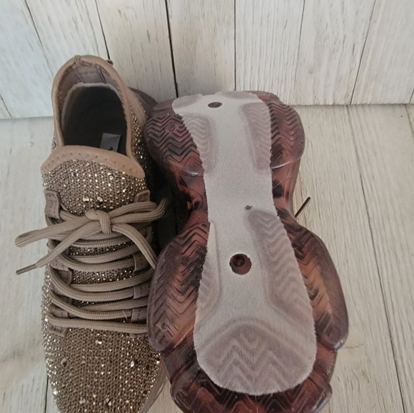 40% OFF SALE-GYPSY JAZZ/ VERY G- HELLA TAUPE RHINESTONE SNEAKERS - Picture 6 of 6